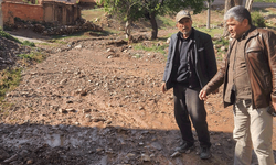 Afyonkarahisar’da sağanak yağış yolları bu hale getirdi