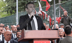 CHP lideri Eskişehir’de Mehmet Şimşek’e yüklendi: Gulyabanini al git