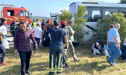 İşçi servisi ile kamyon kafa kafaya çarpıştı: 1'i ağır 27 yaralı