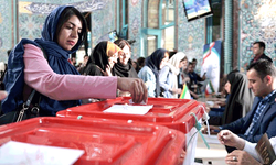 İran’da 16 saat süren seçimde sandıklar kapandı