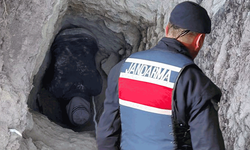 Eskişehir'de kazdıkları metrelerce çukurda suçüstü yakalandılar