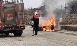 Afyonkarahisar'da otomobil alevlere teslim oldu