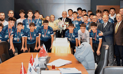 Özel EOSB Lisesi'nden Eskişehir'de futbol şampiyonluğu gururu