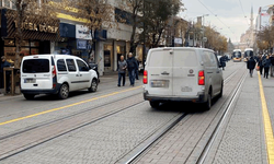 Ceza yemeyi göze aldılar! Eskişehir'de sürücülerin yasaklı yol ısrarı