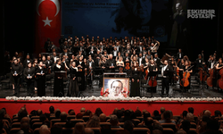 Eskişehir'deki Uğur Mumcu'yu anma konserinde duygusal anlar