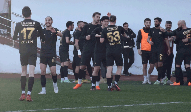 Eskişehir temsilcisinden lig tarihine geçen gol! Tam 70 metre…