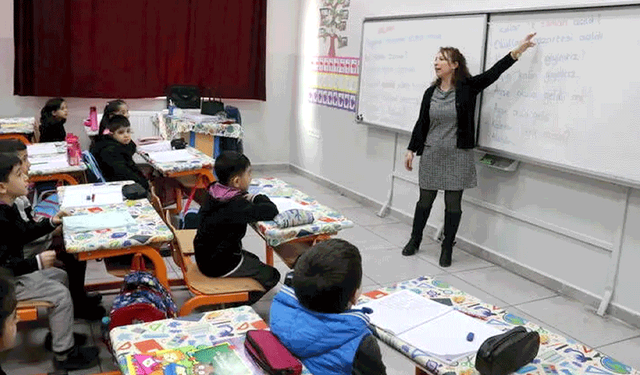 Öğretmenler iş bırakıyor: Eskişehir’de Cuma günü okullar tatil mi?