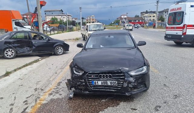 Düzce'de trafik kazası: 3 yaralı