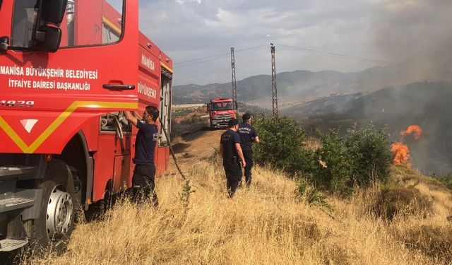 Manisa’da korkutan yangın: Ekipler seferber oldu