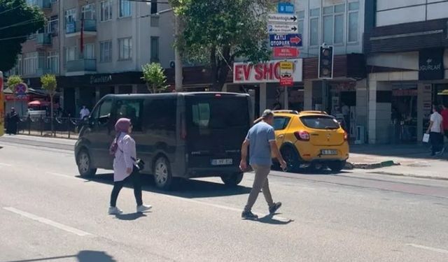 Alt geçitten geçmek yerine tehlikeye atlıyorlar