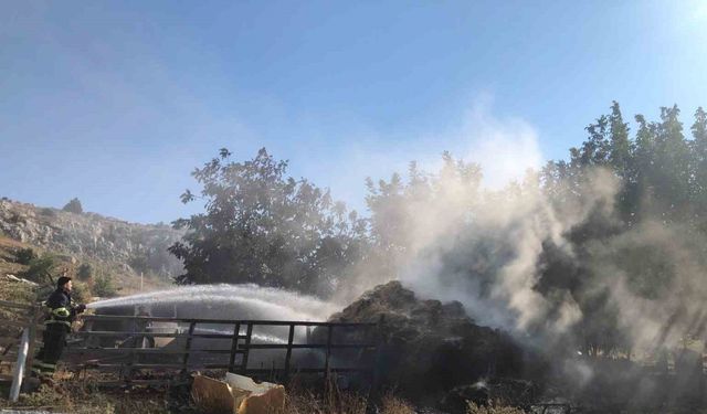 Bozüyük'te yangın: 350 adet saman balyası kül oldu