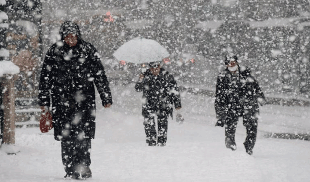 Meteoroloji uyarmıştı, Büyükşehir de harekete geçti! Eskişehir'de kar alarmı