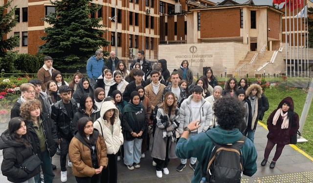 Tüm Türkiye'den 25 bin ziyaretçi Eskişehir'e Anadolu Üniversitesi için geliyor