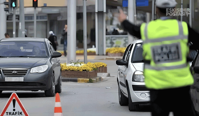 Eskişehir'de 83 ehliyete el konuldu, 249 araç trafikten men edildi