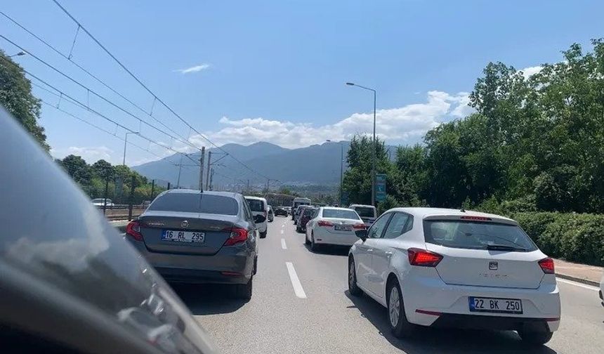 Bursa’da yoğun trafik böyle görüntülendi