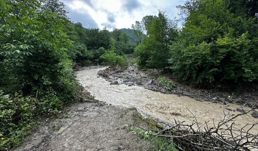 Ordu’da üç ilçeyi sel vurdu: Bir ölü