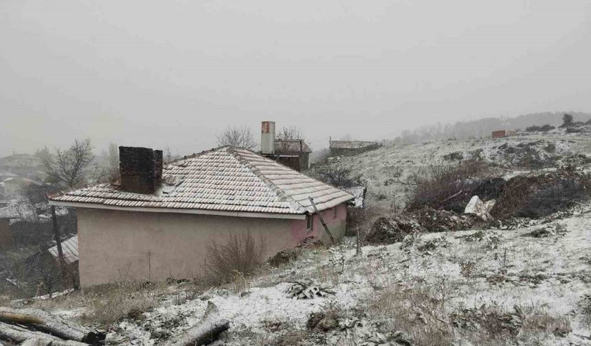 Bilecik'te kar yağışı etkili oldu! Yüksek kesimlerde 20 santime ulaştı